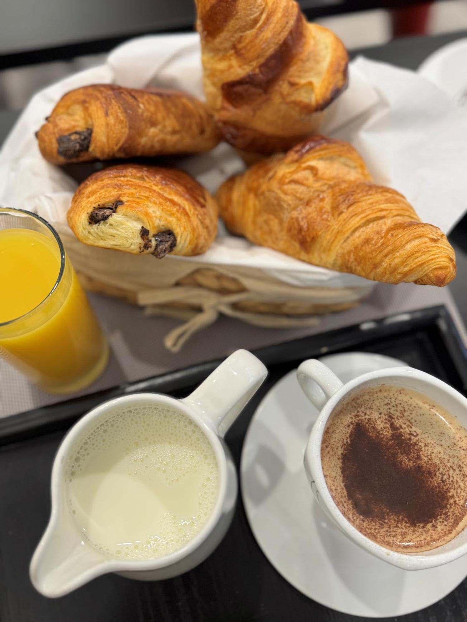 Paris Hotel Clichy Zewnętrze zdjęcie